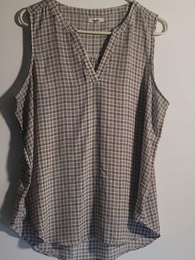Maurices Sleeveless V-Neck Plaid Camisole in White and Brown